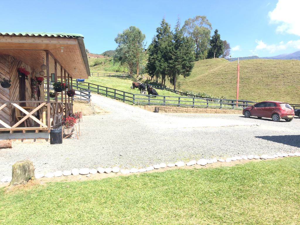 Hotel Bariloche Santa Rosa de Cabal Bagian luar foto