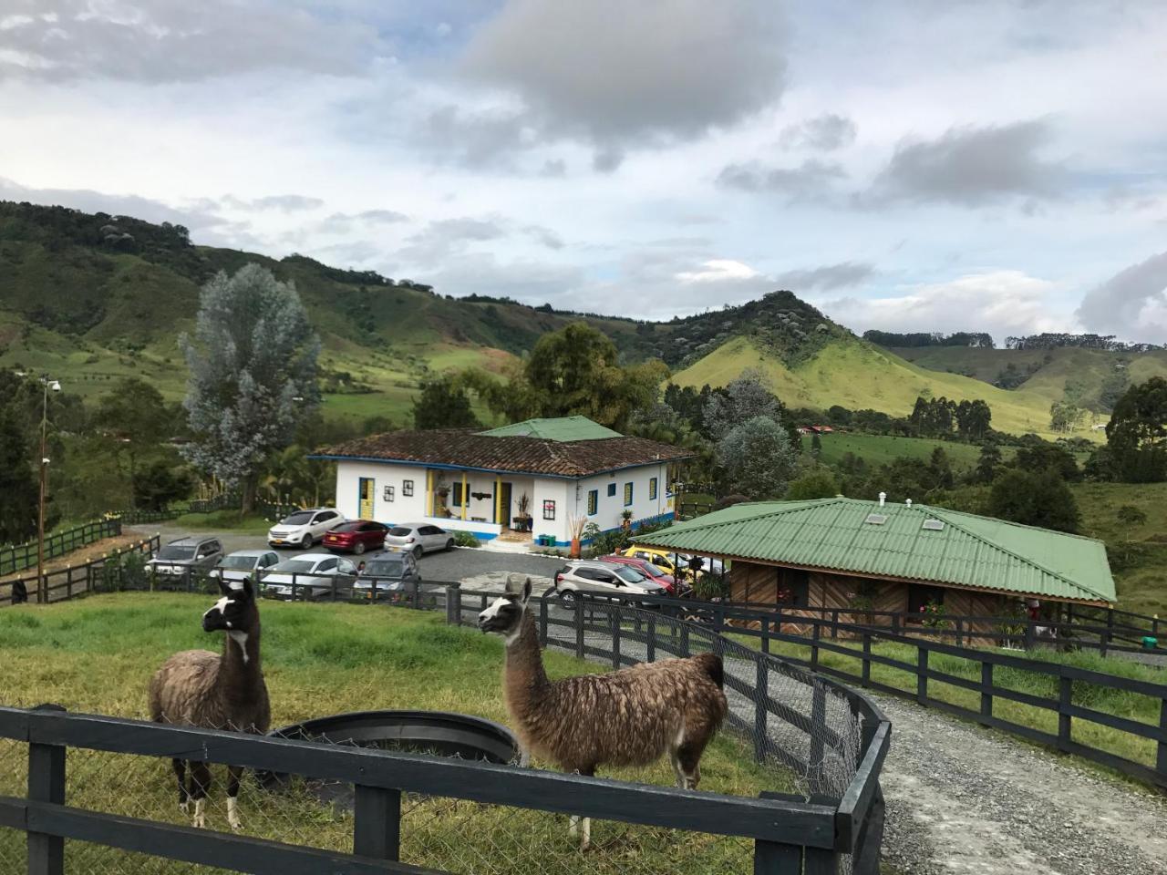 Hotel Bariloche Santa Rosa de Cabal Bagian luar foto