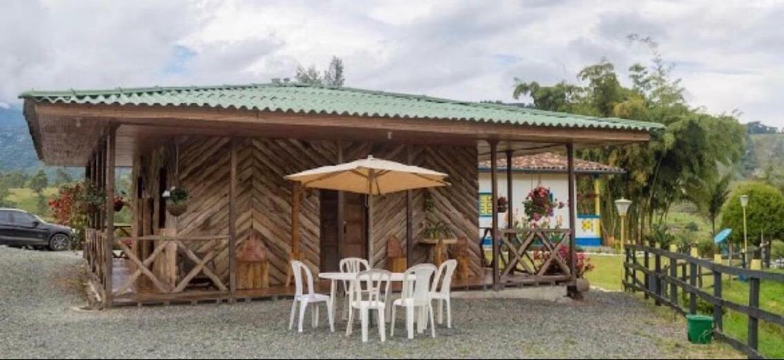 Hotel Bariloche Santa Rosa de Cabal Bagian luar foto